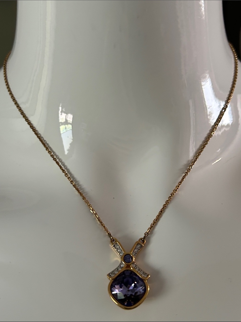 Swarovski Violet Crystal Gold Tone Pendant Necklace Adjustable Gift Box - Picture 3 of 11